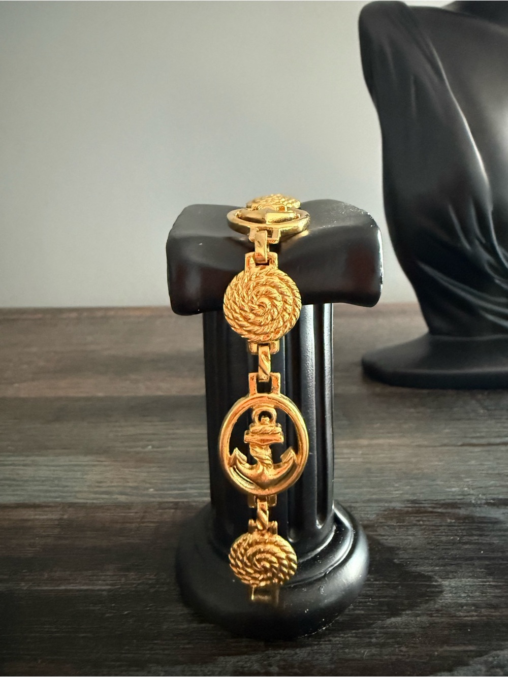 Avon vintage Gold Tone Nautical Link Bracelet - Chunky Medallion Style